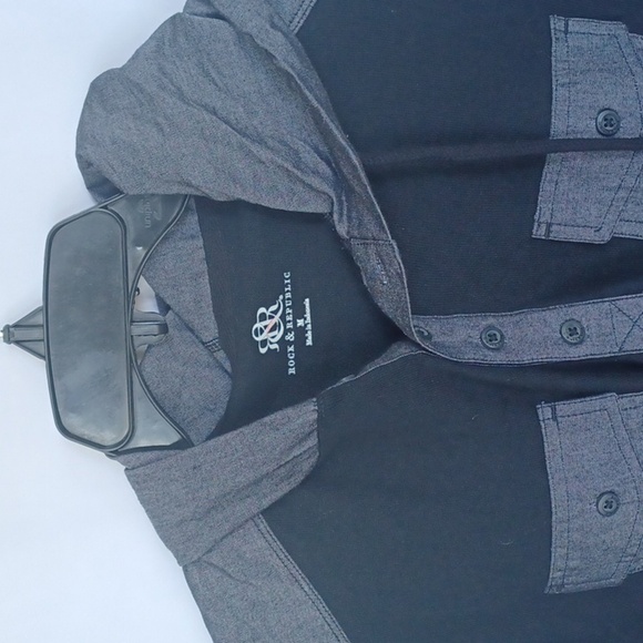 NEW Rock & Republic Men’s 2-tone , Long Sleeve Hoodie NWT, size M - Picture 2 of 4